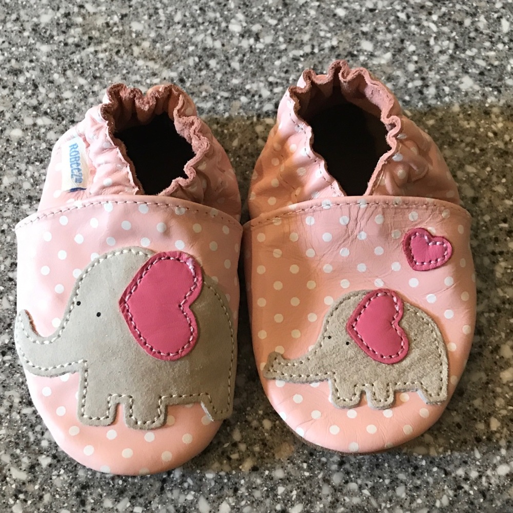 Robeez never worn